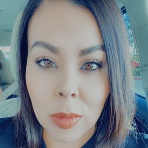 Meet your Posher, Eva